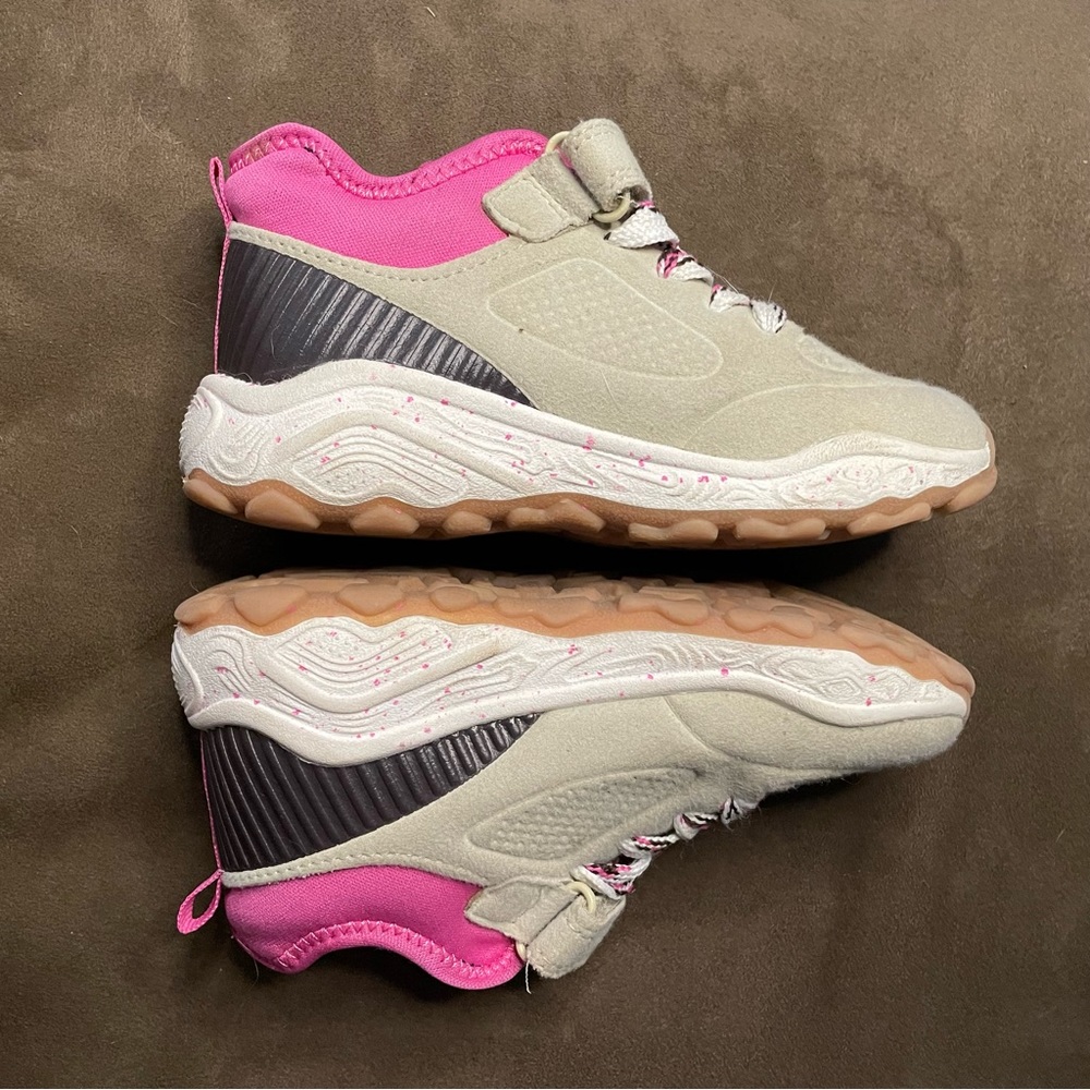 Carter’s High Top Velcro Sneakers little girls 9 - Picture 5 of 8